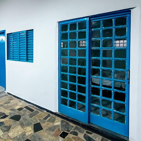 Pousada Roosevelt Quarto 04 - Pousada Central Prox Rodoviaria E Dist Industrial 호텔 우베를란디아 외부 사진