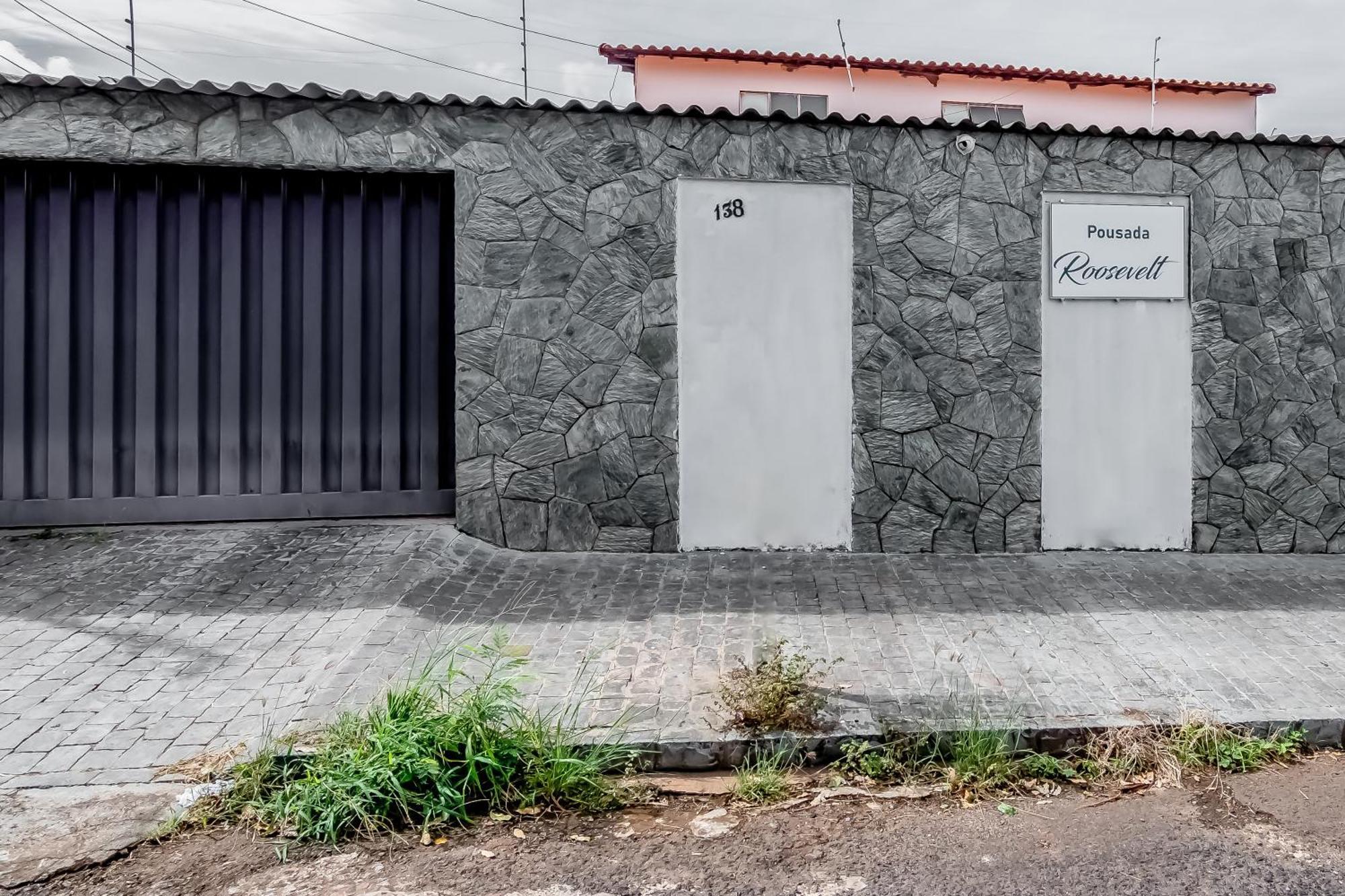 Pousada Roosevelt Quarto 04 - Pousada Central Prox Rodoviaria E Dist Industrial 호텔 우베를란디아 외부 사진